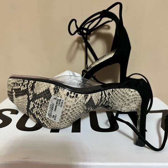 Melinda Schutz  - gorgeous pair of open toe shoes - Picture 2 of 3